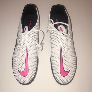 NWOT Nike phantom GT Academy MG “White Pink Blast” Soccer Cleats